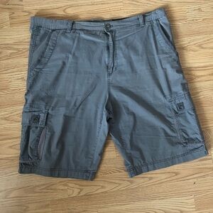 Marc Ecko Cut & Sew Men’s Cargo shorts 38